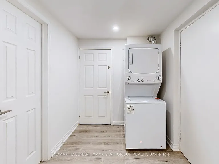 719 Shanahan Blvd — Photo 20