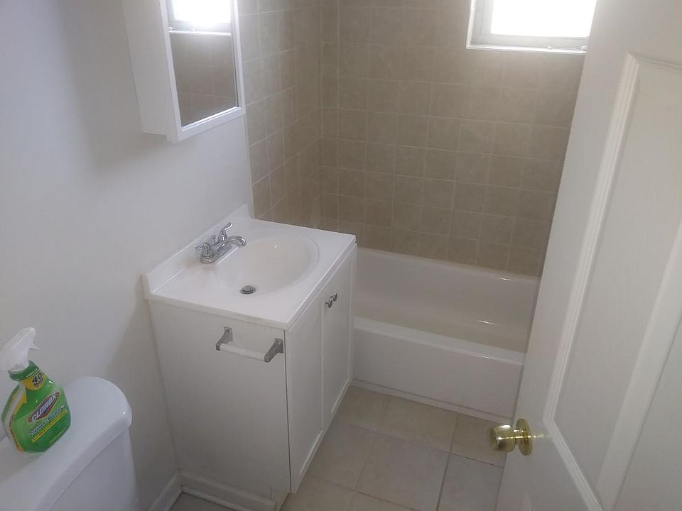 2nd image of 1712 Harlem Ave