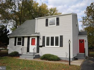 34 Pettyridge Dr, Hamilton, NJ 08620