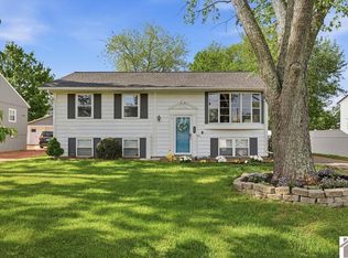 231 Iroquois Dr, Paducah, KY 42001