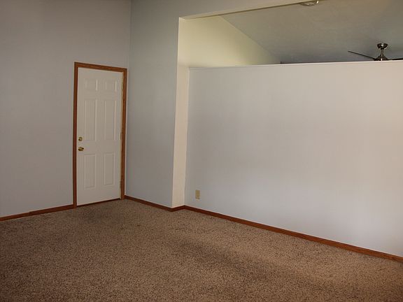 4th image of 8230 Elizabeth Dr