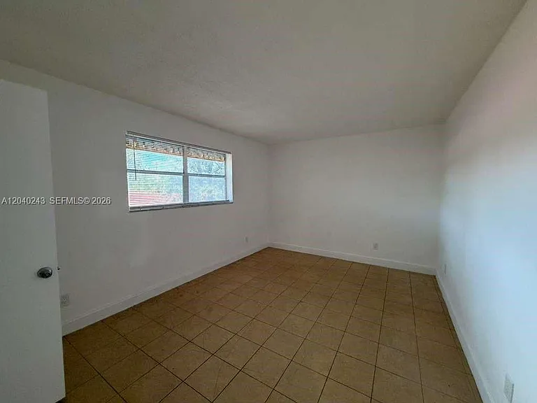 1330 NE 127th St #8 — Photo 3