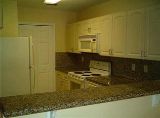 10649 SW 8th St, Pembroke Pines, FL 33025