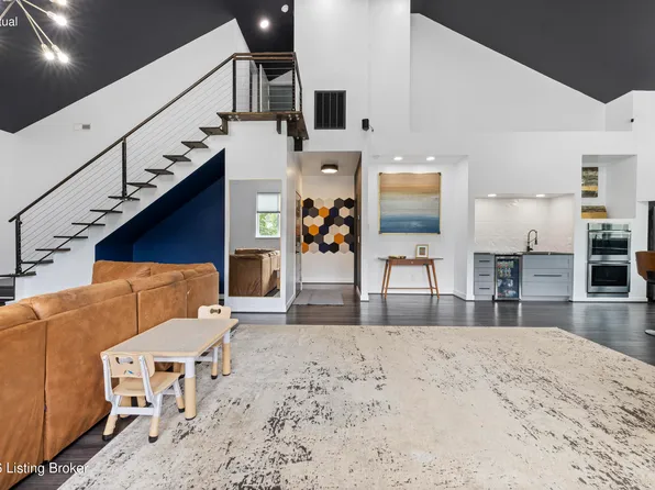 904 W Riverside Dr, Louisville, KY 40207