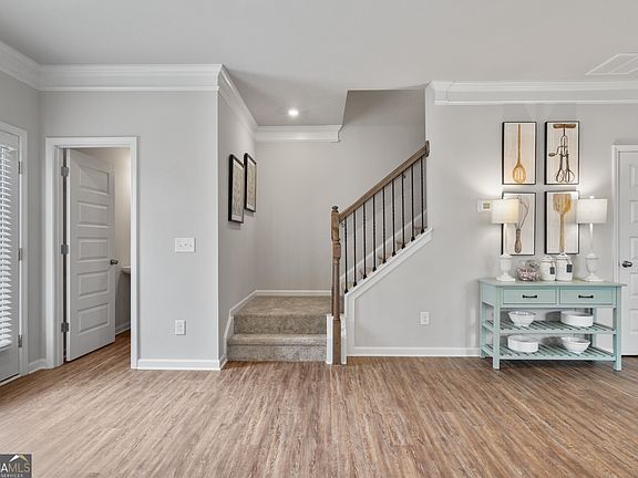 3rd image of 1200 Chastain Dr