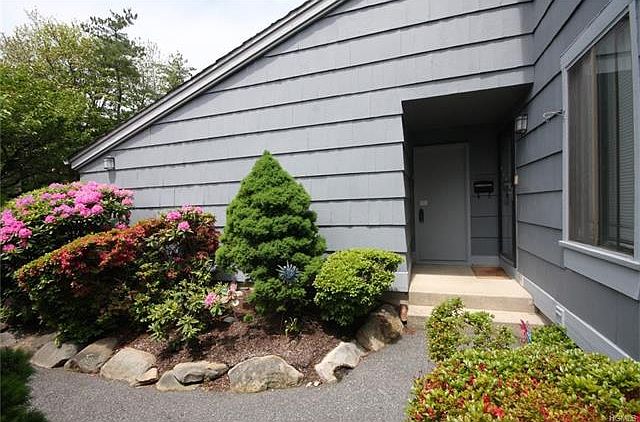 1st image of 74 Branchwood Ln