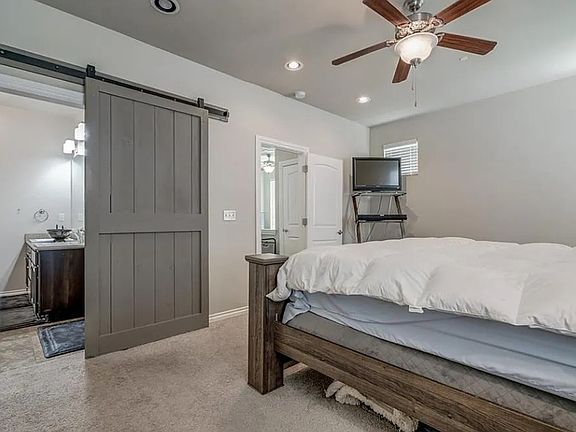 2nd image of 4501 N Hedgerow Dr APT 6