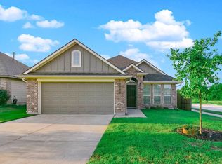 100 Brookside Dr, Huntsville, TX 77320