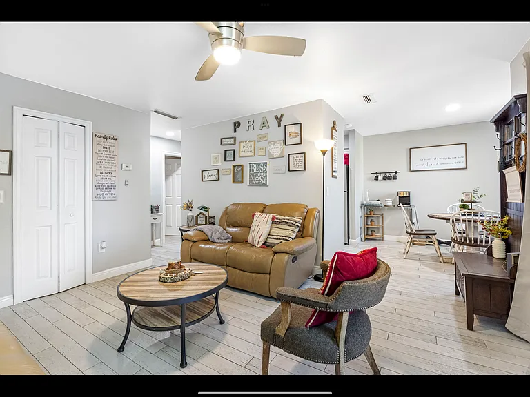 9007 Westchester Cir #B — Photo 2