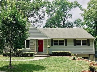 98 Mohawk Trl, Wayne, NJ 07470