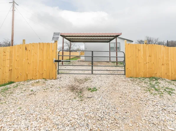 8771 Windmill Ct, Cresson, TX 76035
