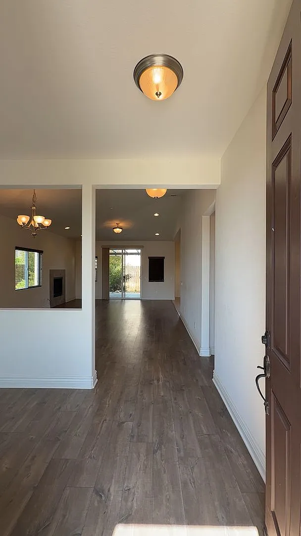Beautiful Legacy at La Ventana Single Story Home near the 101 Frwy/Marian Hospital — Photo 3