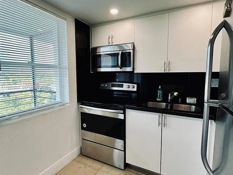 1750 NE 115th St #608 — Photo 3