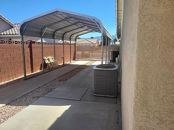 RV parking w/full hookups