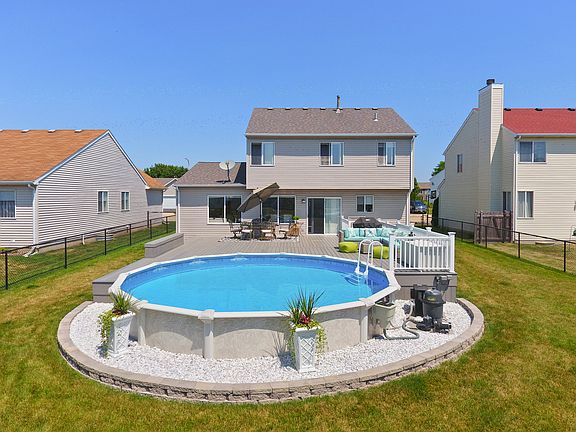 3rd image of 1467 Woodland Dr
