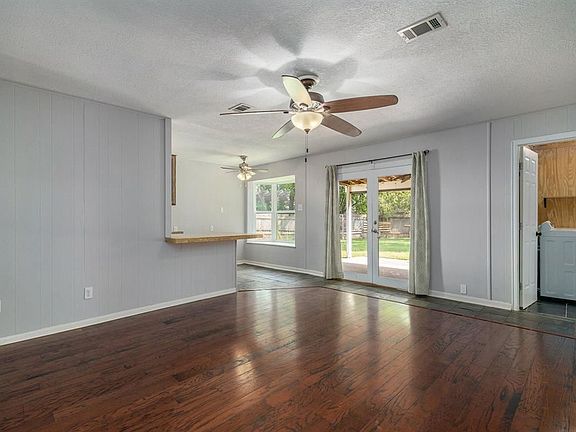 4th image of 226 Pecan Dr