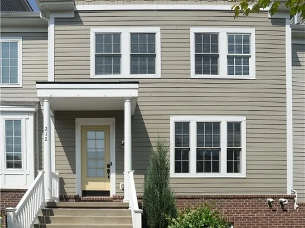 212 Venango Trl, Mars, PA 16046