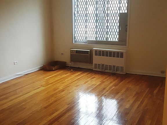 2nd image of 2020 Avenue V APT 1C