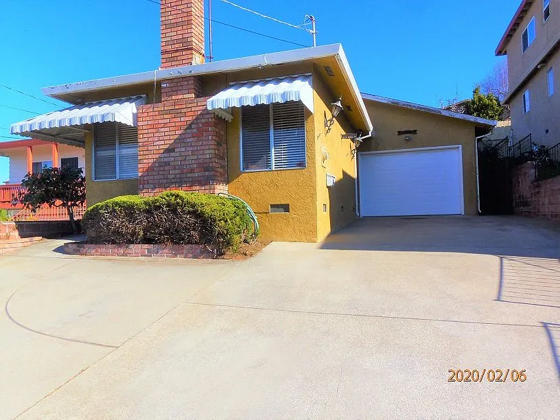 16518 Russell Ct photo 1