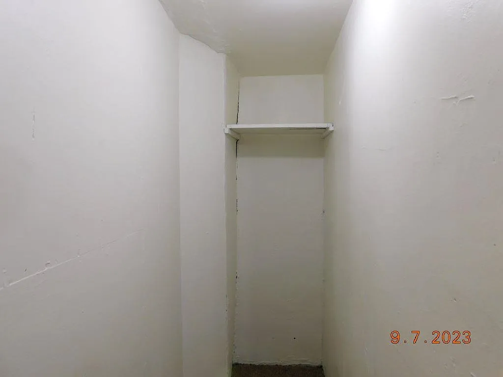 1 bed, 300 sqft, $425 — Photo 3