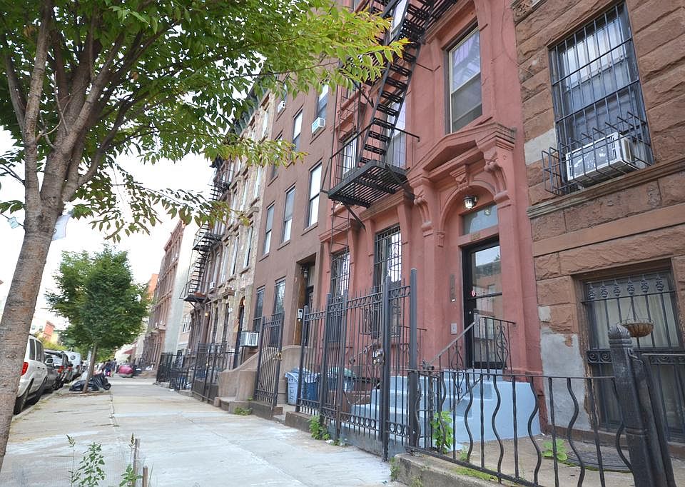 1st image of 124 Jefferson Ave APT 003F