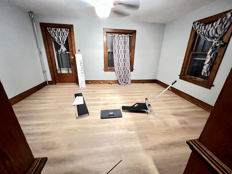 2nd image of 620 E Scott St
