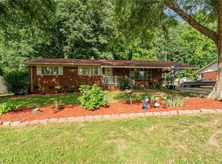 2003 Random Dr, Greensboro, NC 27407
