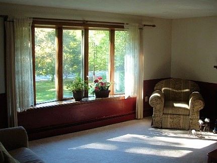 Sunny Living/Family Room