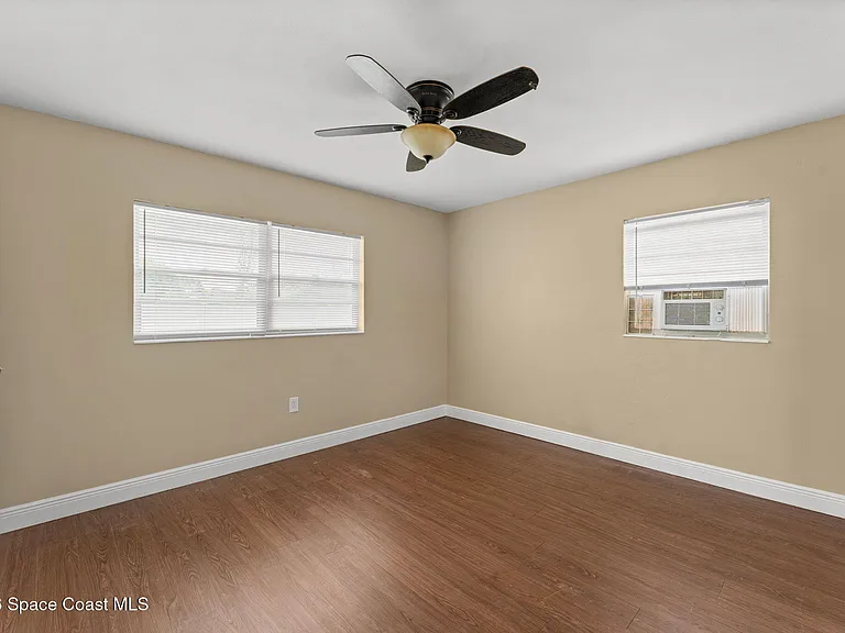1833 Jackson Ave — Photo 18