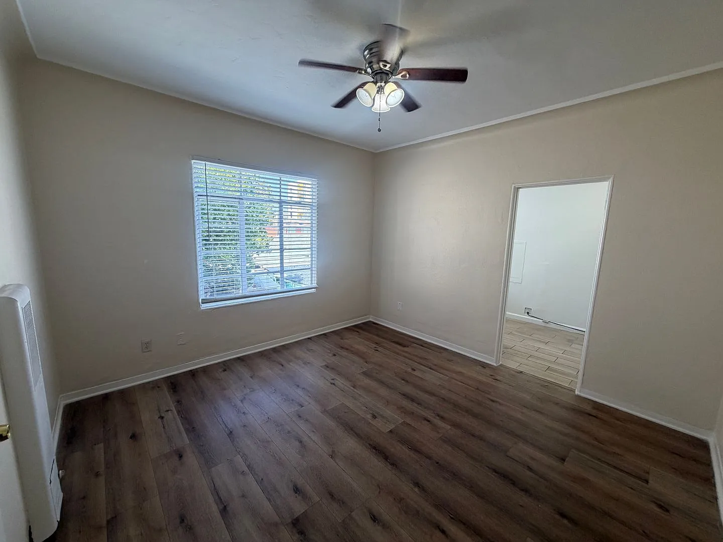 521 — Photo 2