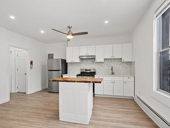 4th image of 149 Culver Ave #2