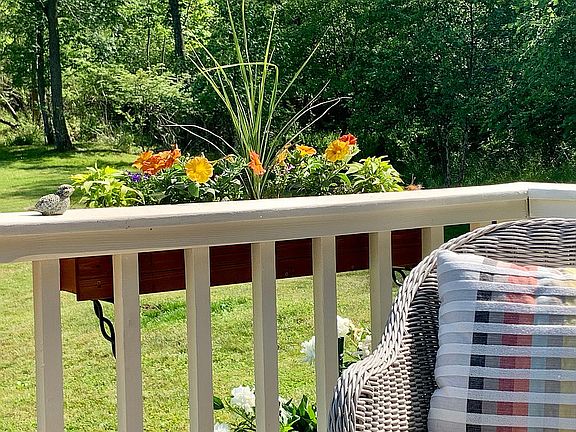 front deck flower boxes