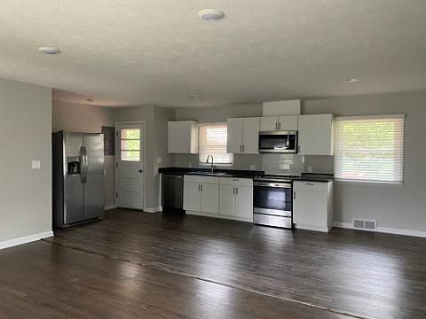 1st image of 3010 S 49th St #A