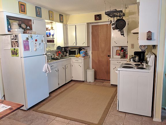 5th image of 319 Hilltop Dr