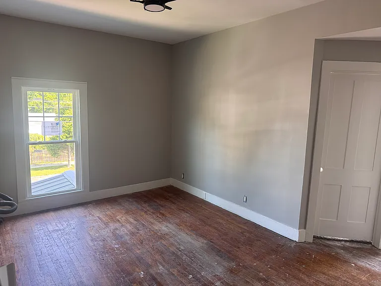 900 N Porter St #4 — Photo 8