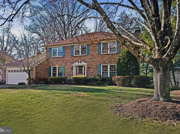 2707 Glencroft Rd, Vienna, VA 22181
