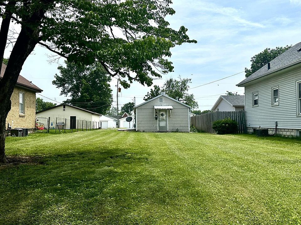 2nd image of 2704 Lind St
