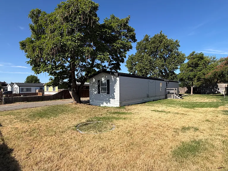 414 S 22nd Ave — Photo 2