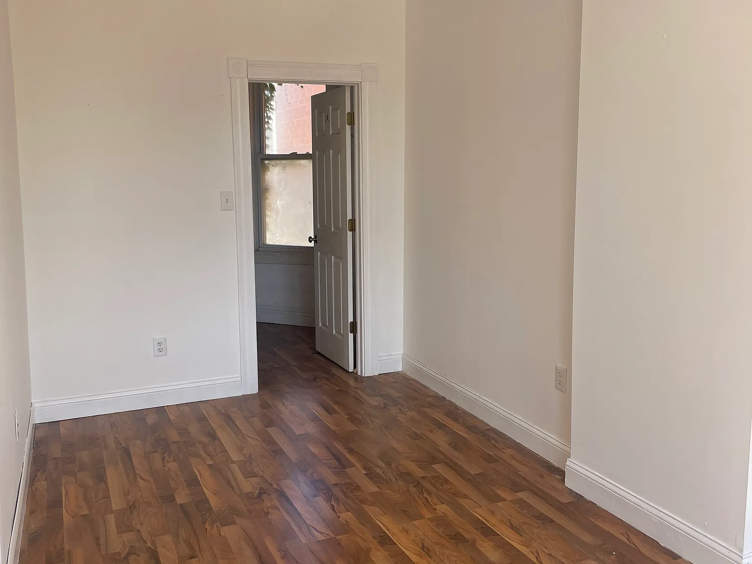 3 bed, 1300 sqft, $2,300 — Photo 2
