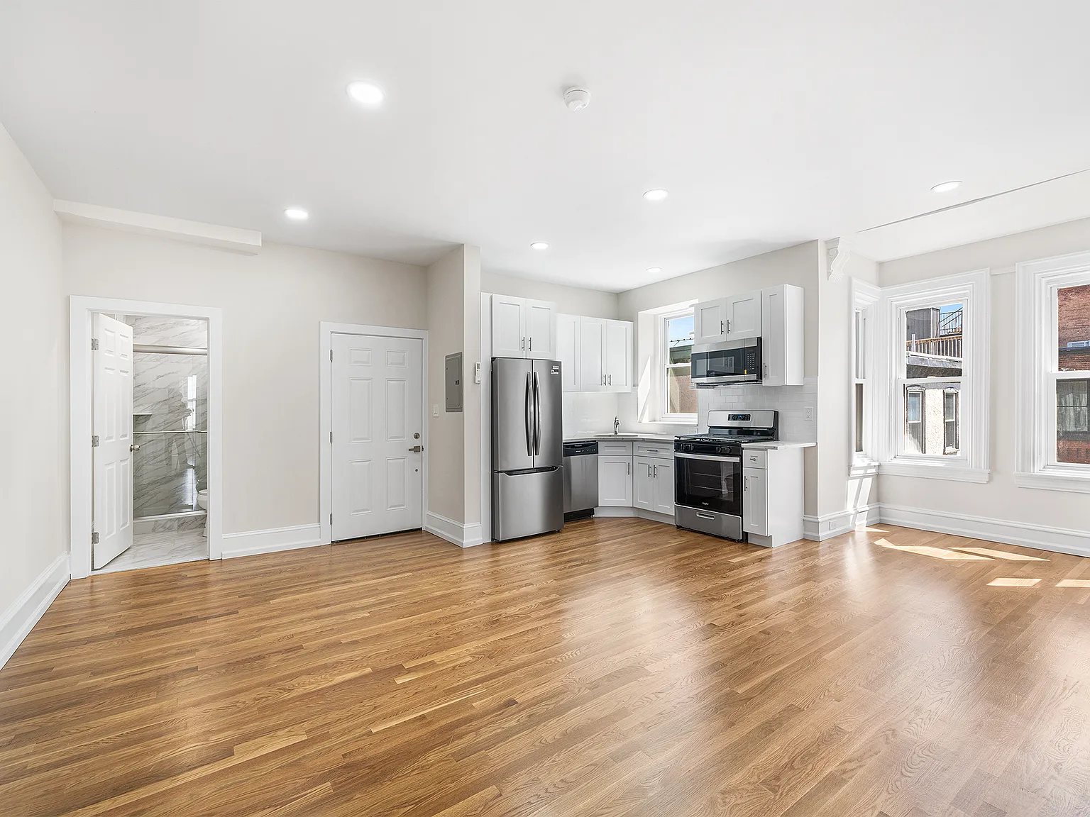 2 bed, 1000 sqft, $2,850 — Photo 1