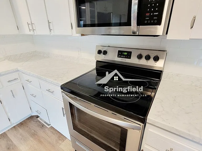 1252 E Cambridge St — Photo 8