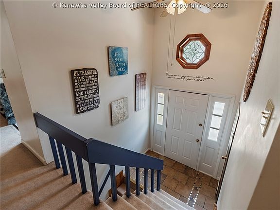 2nd image of 10 Barberry Ln