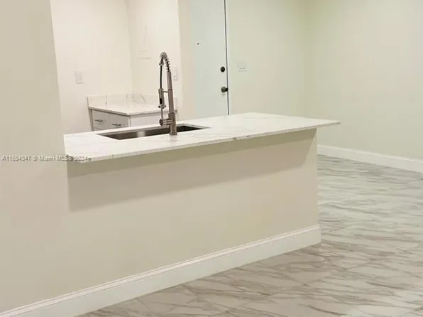 10359 N Kendall Dr APT A4, Miami, FL 33176