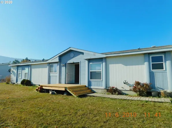 208 16th St, La Grande, OR 97850