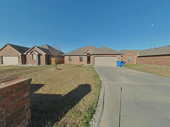 222 NW Granite Ave, Cache, OK 73527