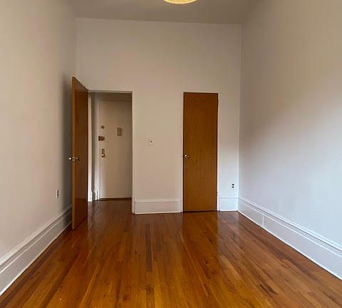 5th image of 19 W 70th St APT 3F