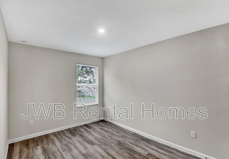 606 Herman St — Photo 10