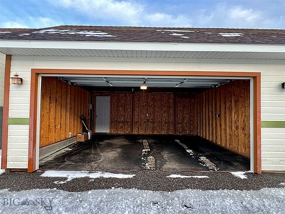 3rd image of 1112 Longbow Ln APT C