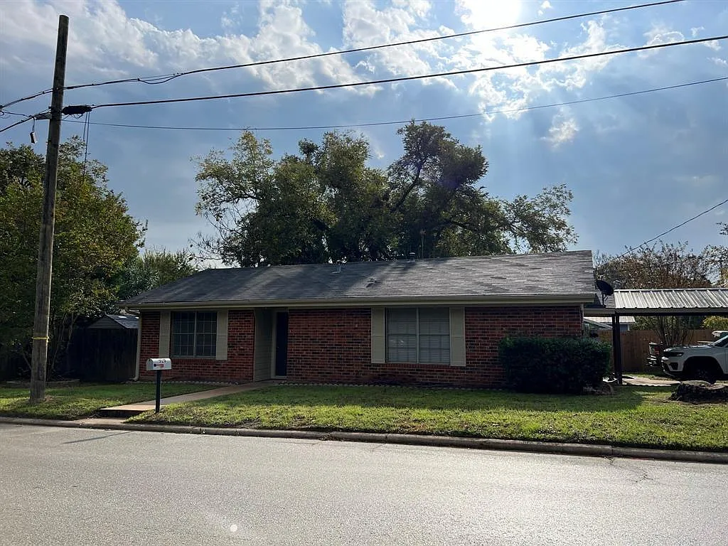 1 bed, 1.0 bath, 1038 sqft, $1,100 — Photo 1