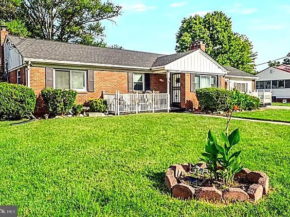 5707 Center Dr, Temple Hills, MD 20748